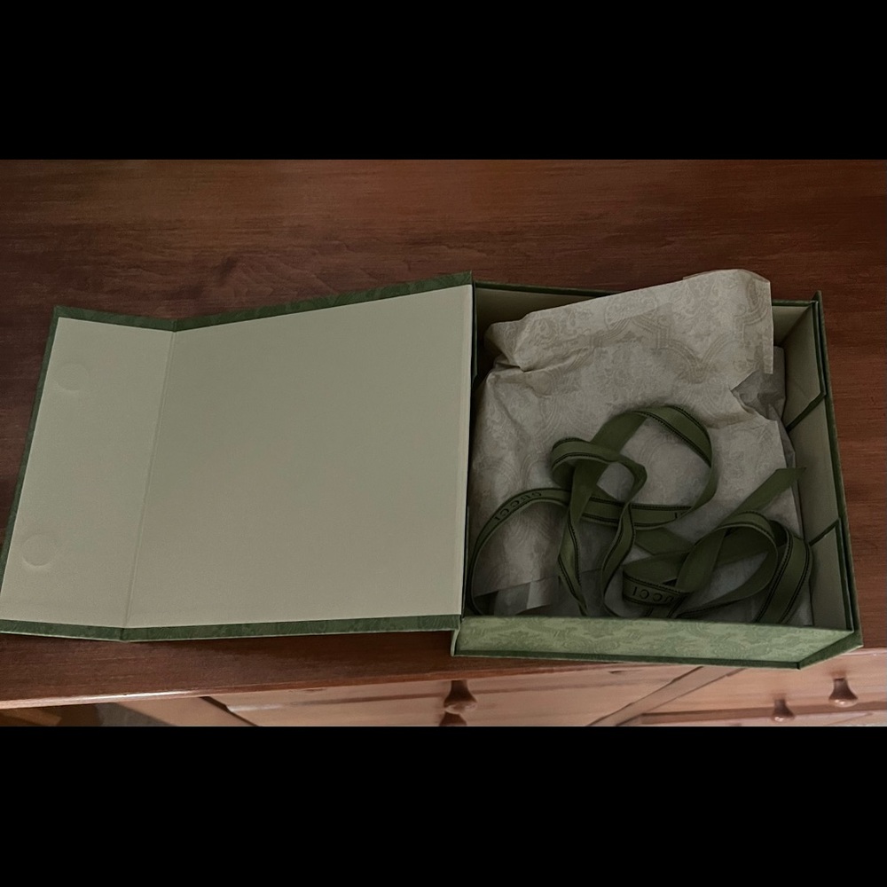 Gucci Box - Picture 2 of 2